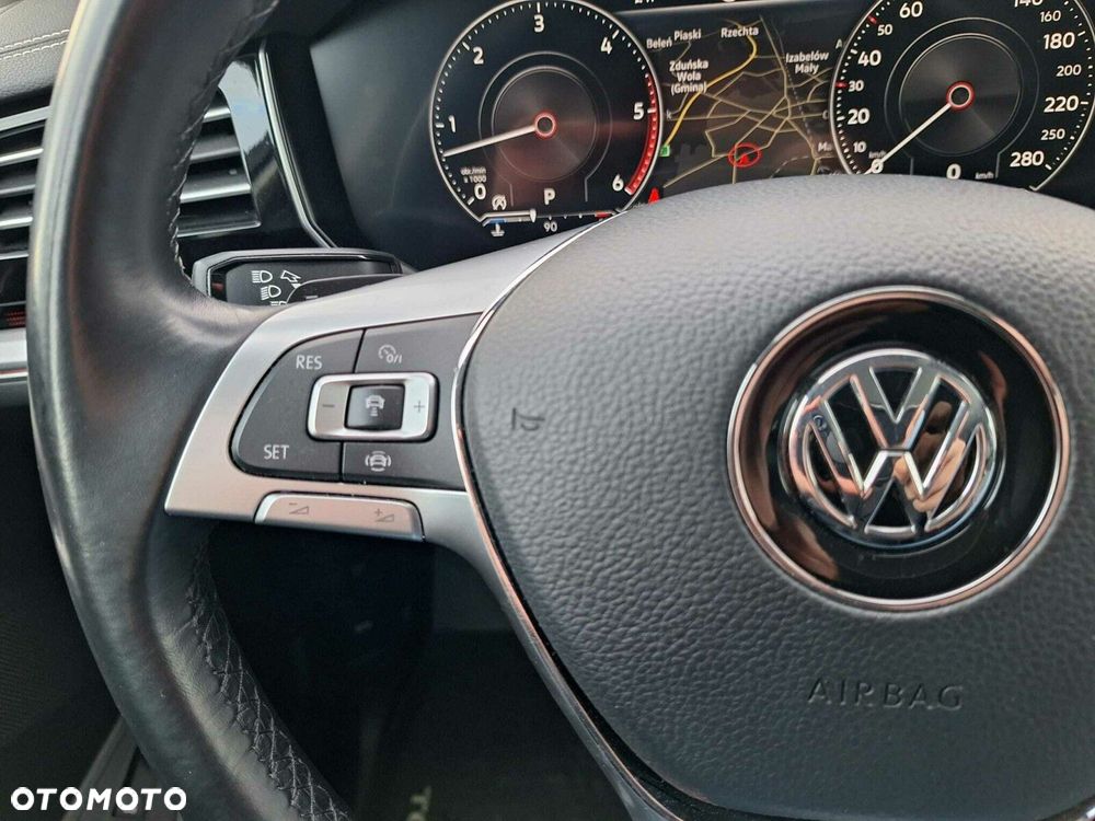 Volkswagen Touareg - 13