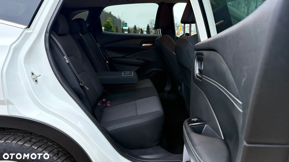 Nissan Qashqai 1.3 DIG-T N-CONNECTA - 33