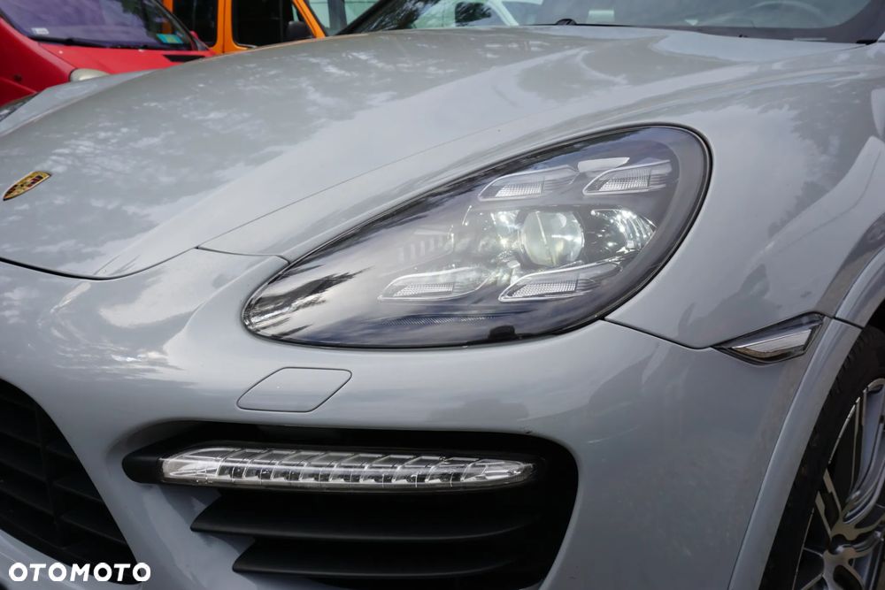 Porsche Cayenne GTS - 8