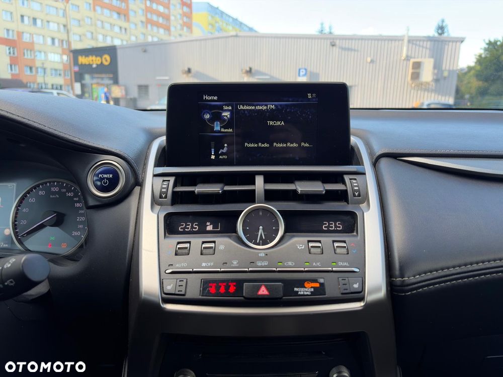 Lexus NX 300h Style Edition - 17