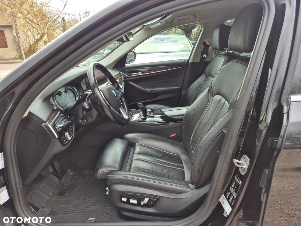 BMW Seria 5 518d Luxury Line sport - 13