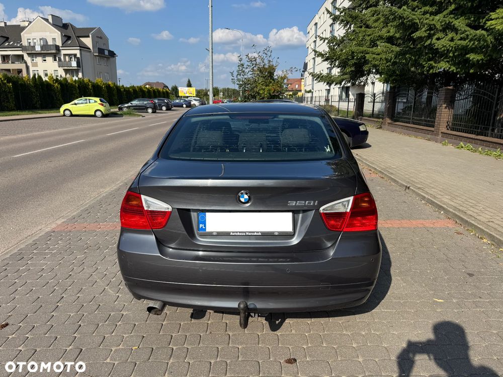 BMW Seria 3 320i - 6