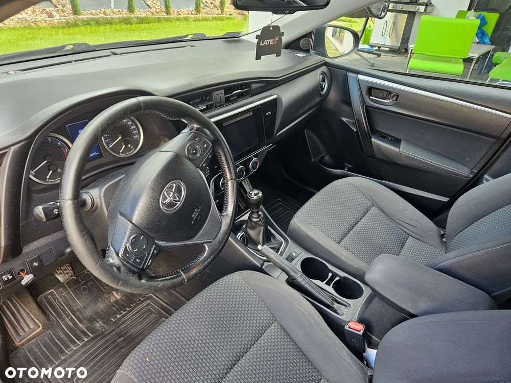 Toyota Corolla - 5