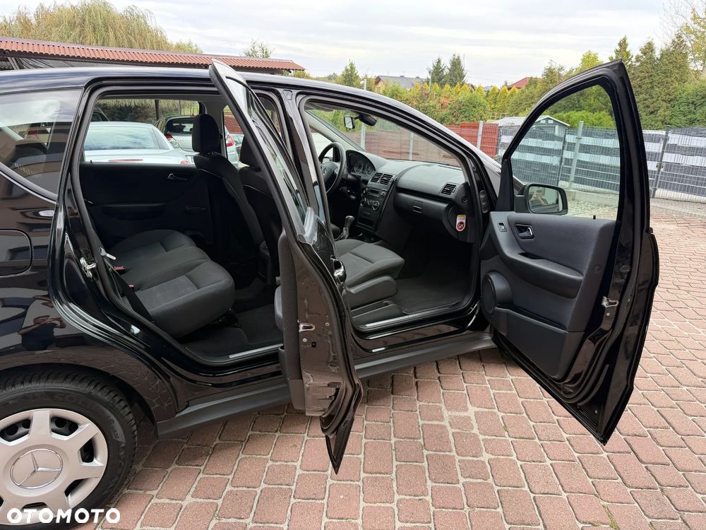 Mercedes-Benz Klasa A 150 Elegance Edition 10 - 31