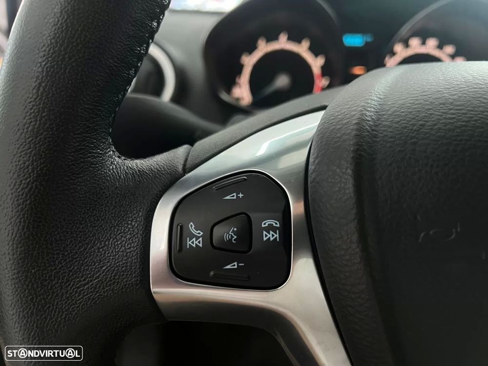 Ford Fiesta 1.0 EcoBoost S&S TREND - 13