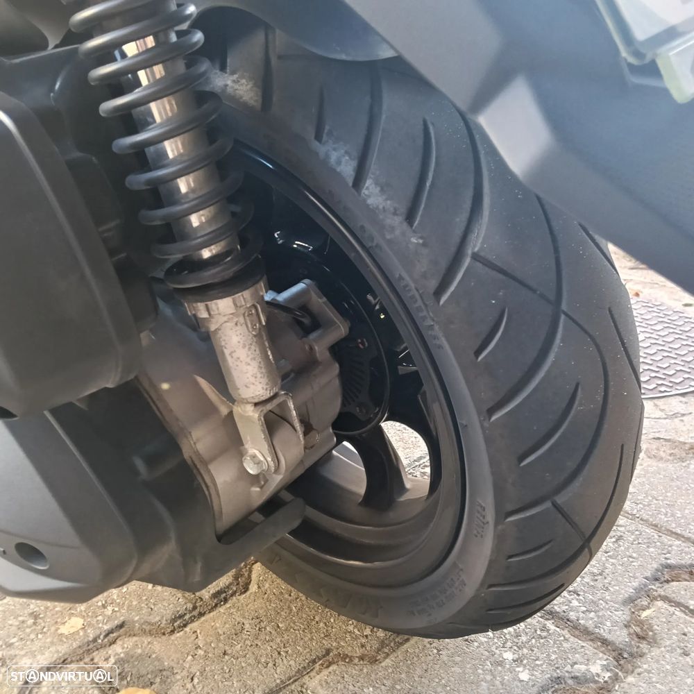 Sym Cruisym 300 - 8