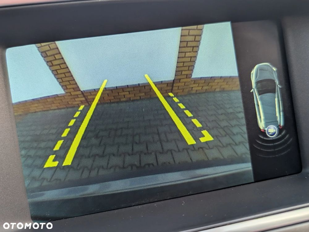 Volvo V40 Cross Country - 18