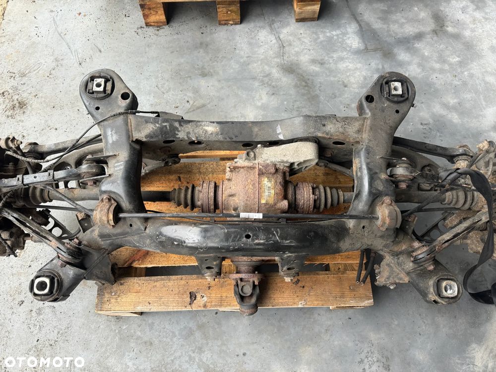 ZAWIESZENIE TYLNE SANKI WÓZEK BMW E90 E91 E87