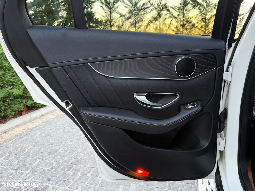 Mercedes-Benz GLC 220 d 4Matic 9G-TRONIC AMG Line - 20