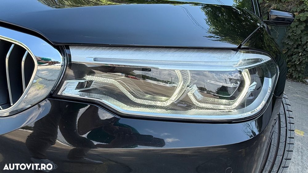 BMW Seria 5 520i AT - 16