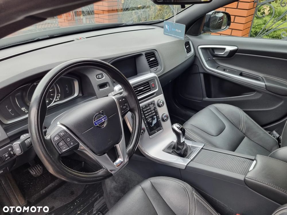 Volvo V60 D2 Drive-E Momentum - 16