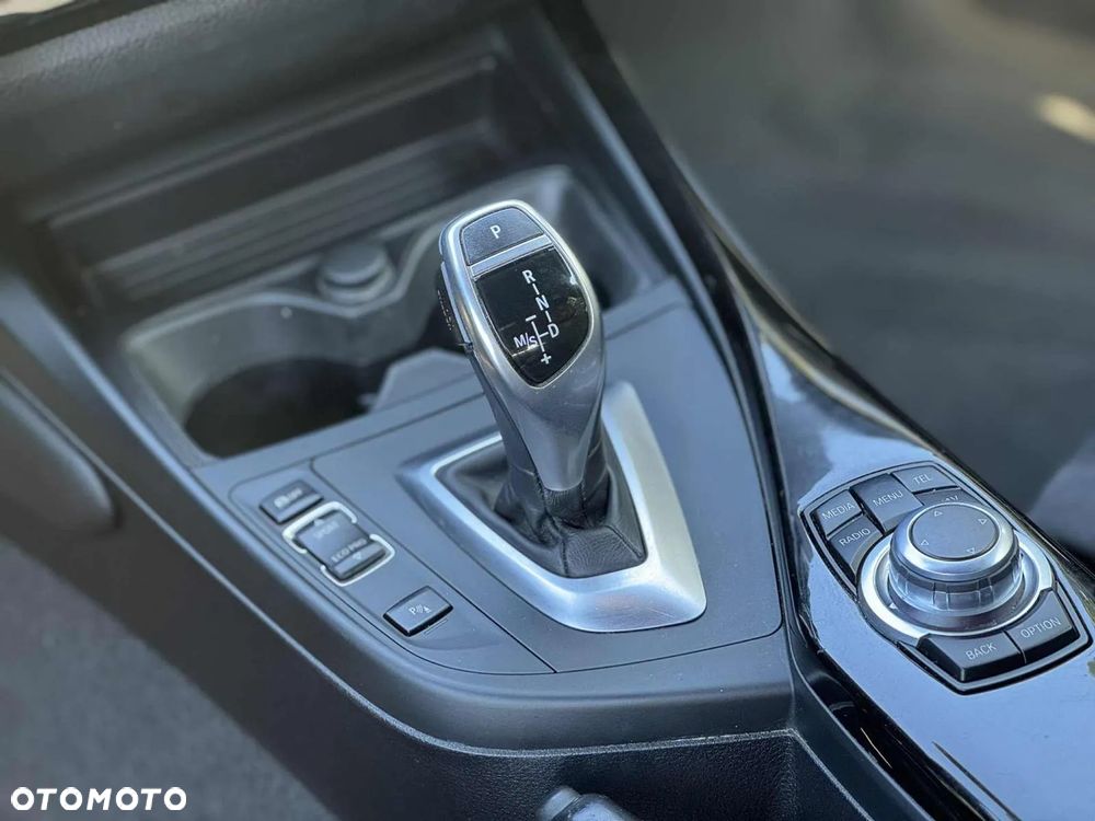 BMW Seria 1 120d xDrive M Sport - 13