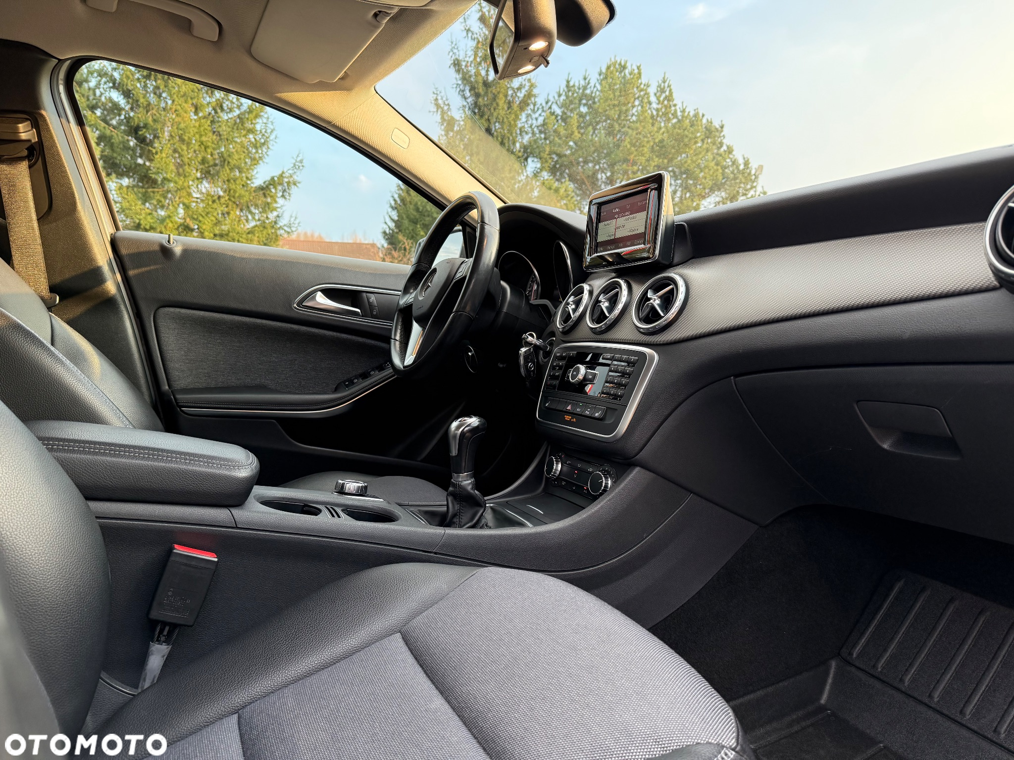 Mercedes-Benz GLA - 10