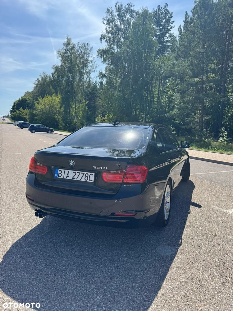 BMW Seria 3 328i - 5