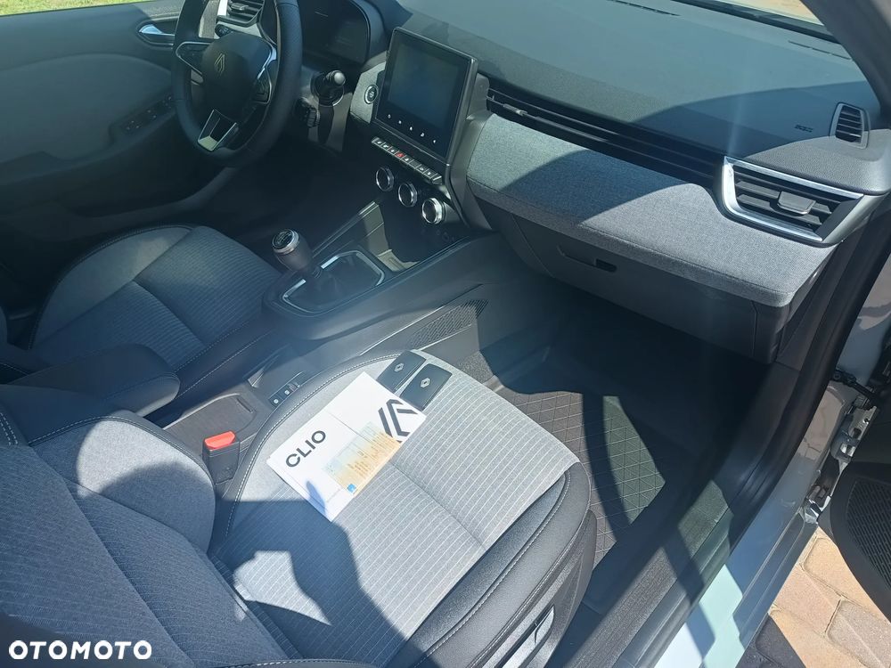 Renault Clio 1.0 TCe Techno - 24