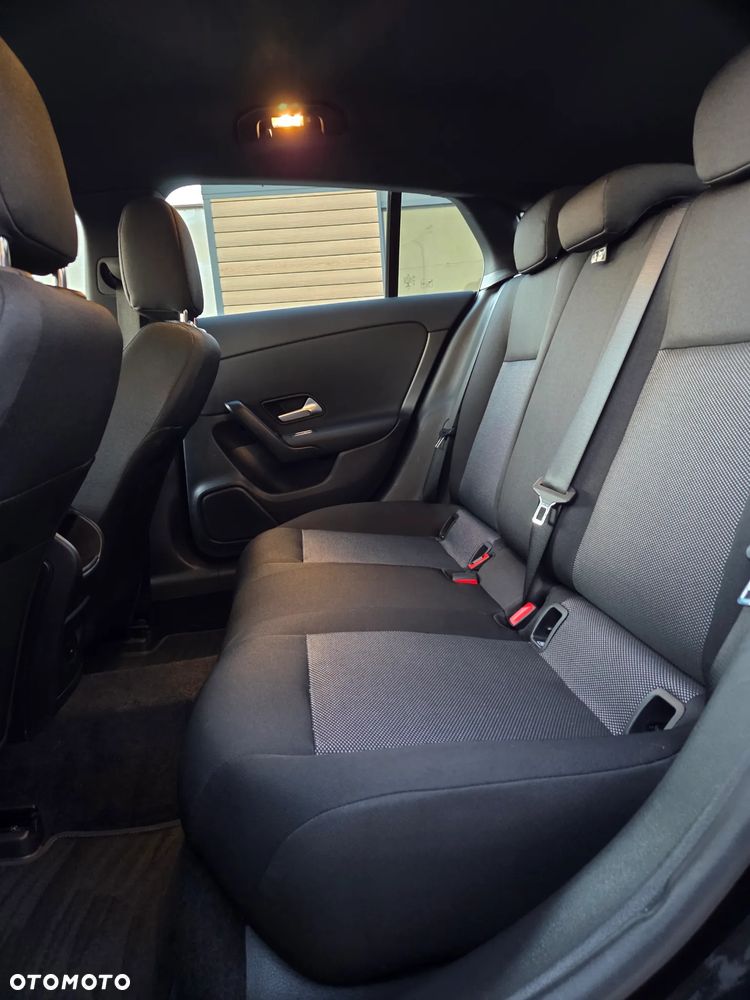 Mercedes-Benz CLA 180 d 8G-DCT - 19