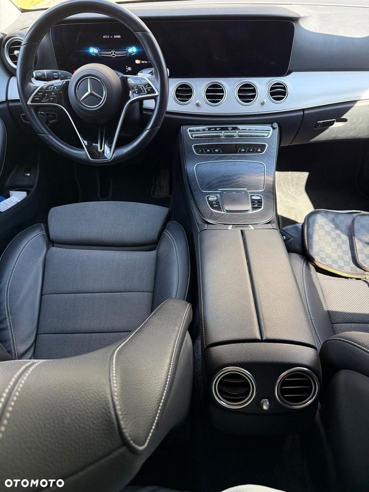Mercedes-Benz Klasa E - 16