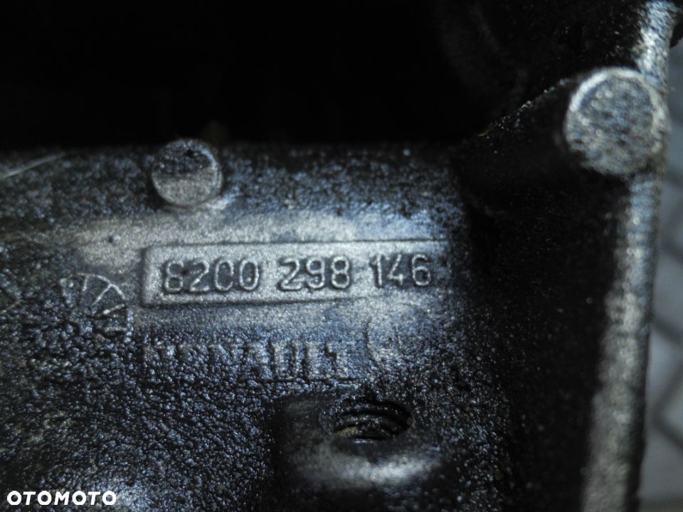 Łapa Silnika 8200298146 1,9 dci Laguna 2 Renault - 2