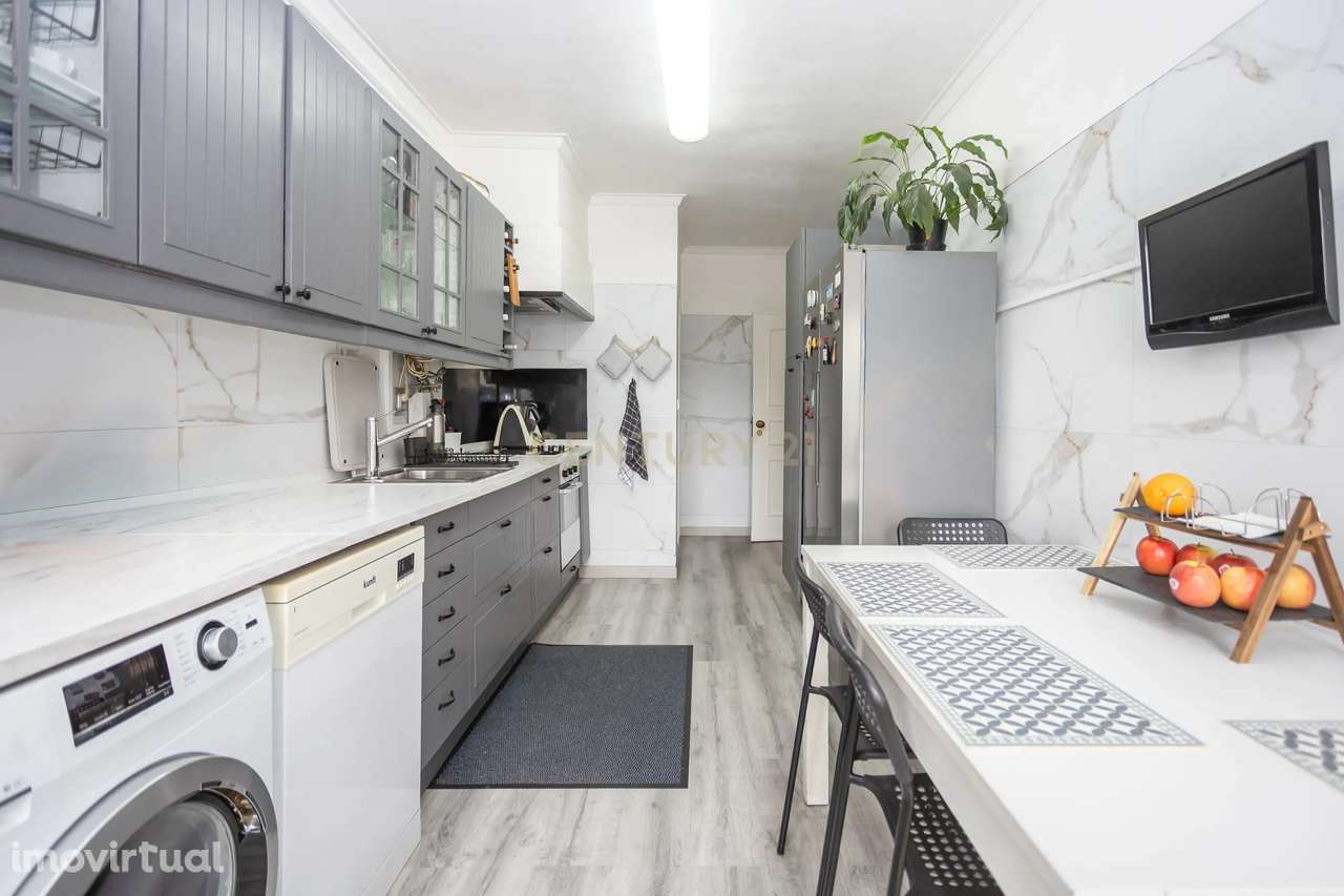 T2 com espaço extra aproveitado, Monte Abraão (Queluz). - Grande imagem: 4/15