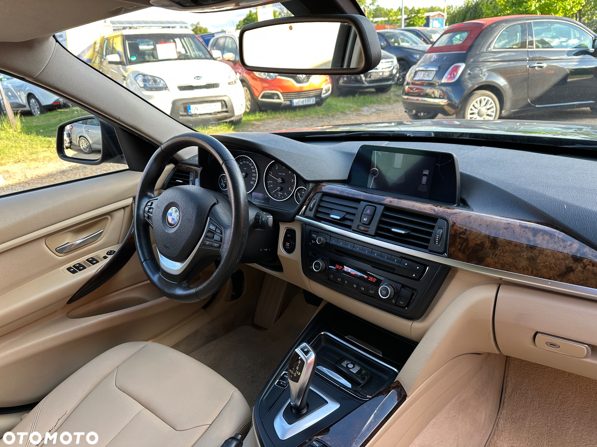 BMW Seria 3 318d DPF Touring Edition Exclusive - 26