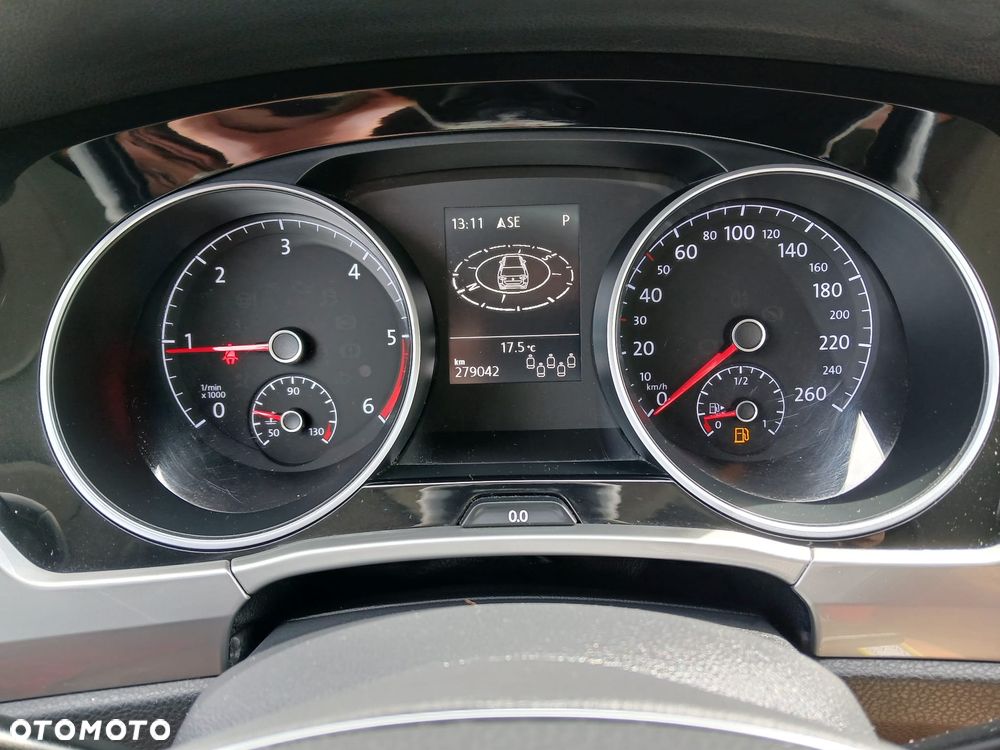 Volkswagen Touran - 19