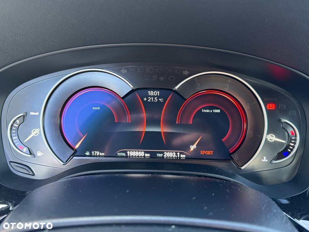 BMW Seria 5 520d xDrive Sport Line sport - 11