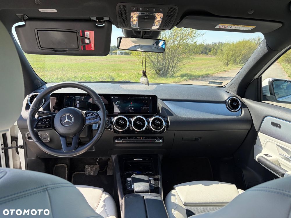 Mercedes-Benz GLA 200 - 14