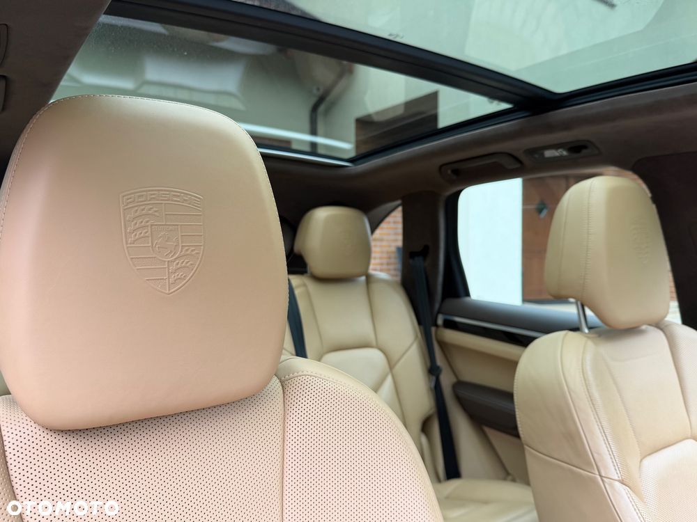 Porsche Cayenne Platinum Edition - 9