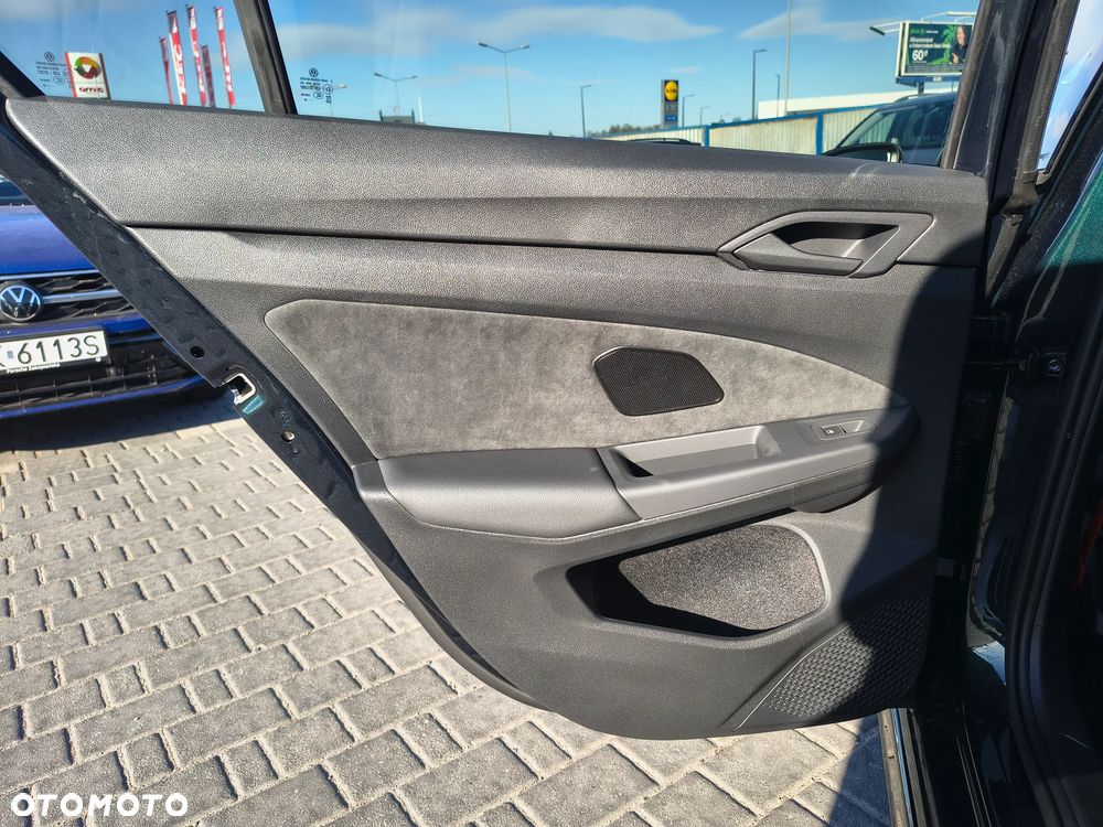 Volkswagen Golf - 10