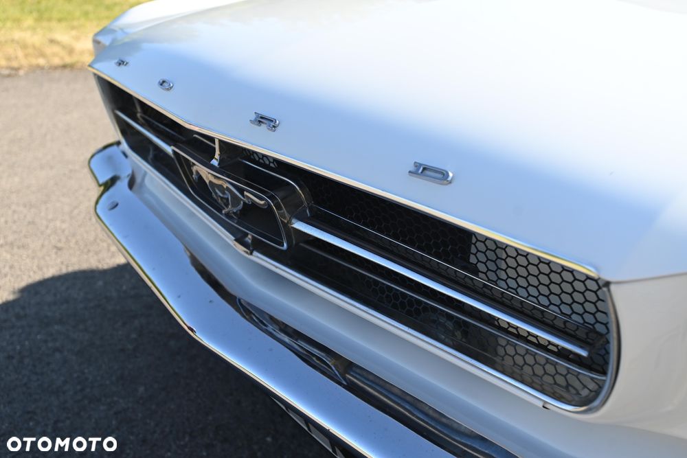 Ford Mustang - 13