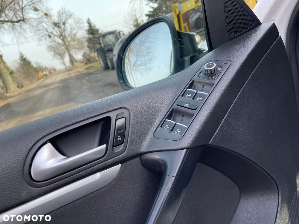 Volkswagen Tiguan 2.0 TDI DPF BlueMotion Technology Trend & Fun - 17