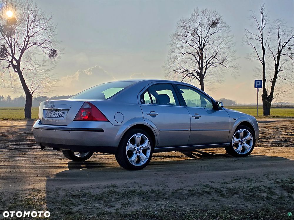 Ford Mondeo 2.0 Ghia - 4