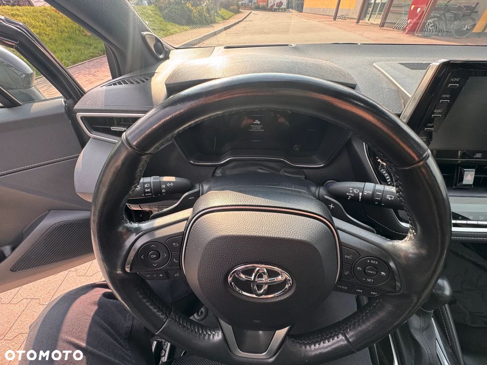 Toyota Corolla 2.0 Hybrid Executive - 19