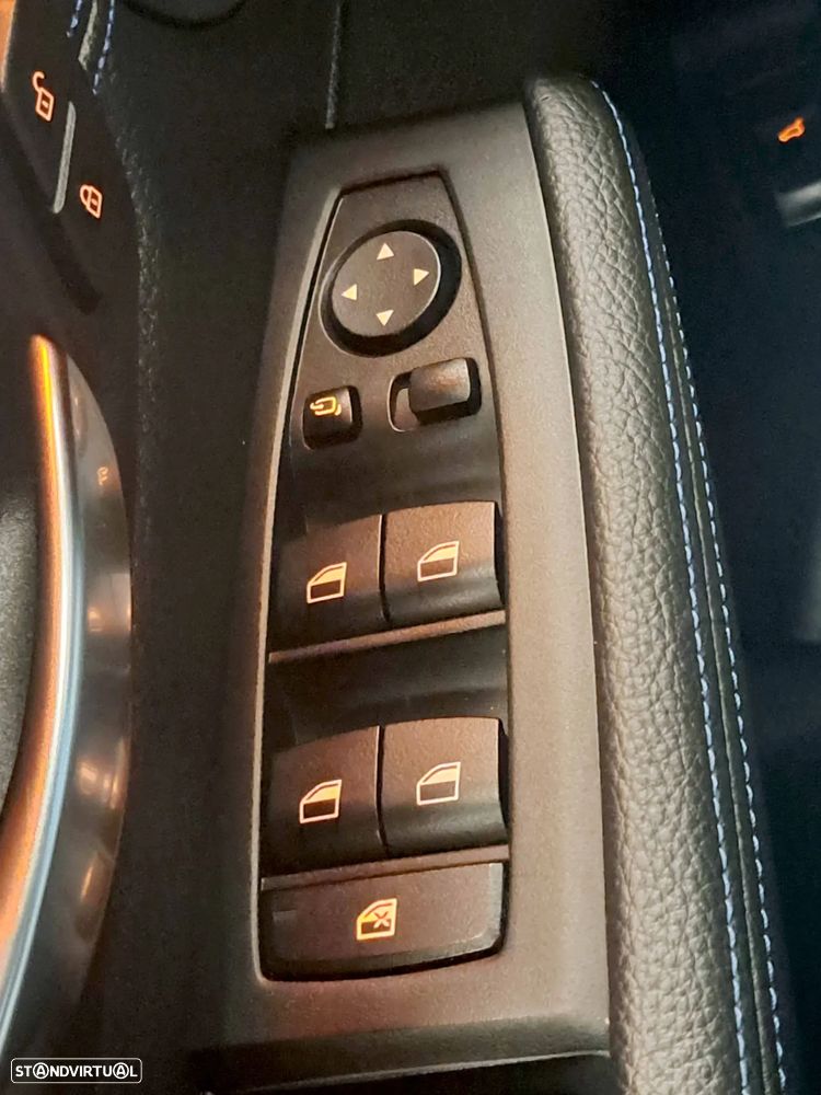 BMW 225xe Active Tourer - 12