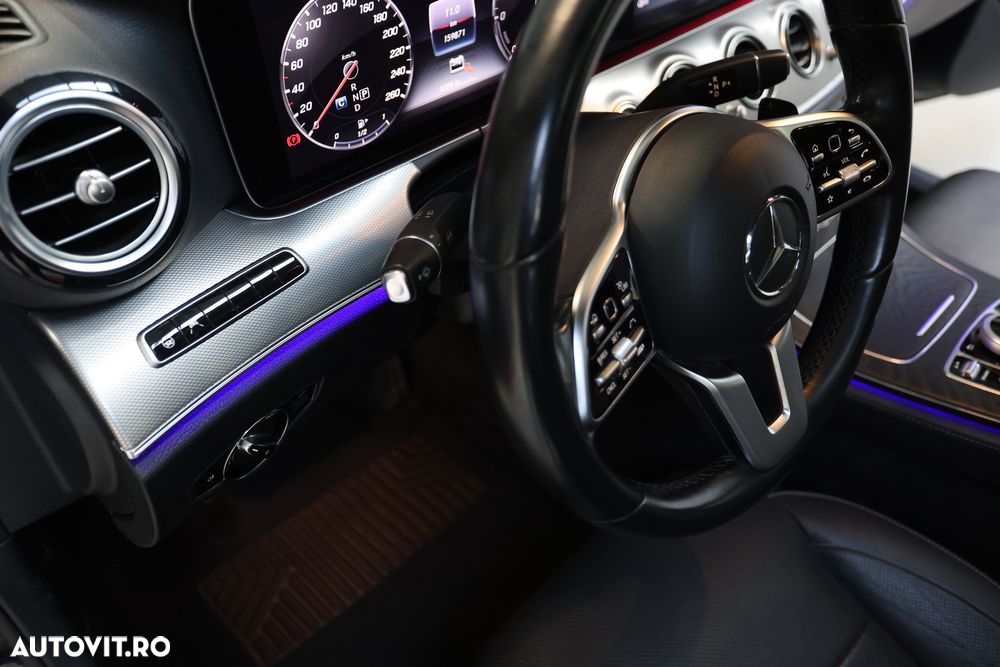 Mercedes-Benz E 300 de 4Matic 9G-TRONIC AMG Line - 23
