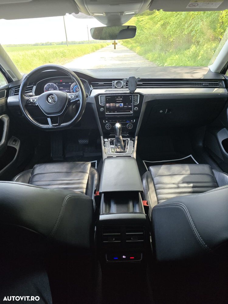 Volkswagen Passat 2.0 TDI DSG Highline - 10