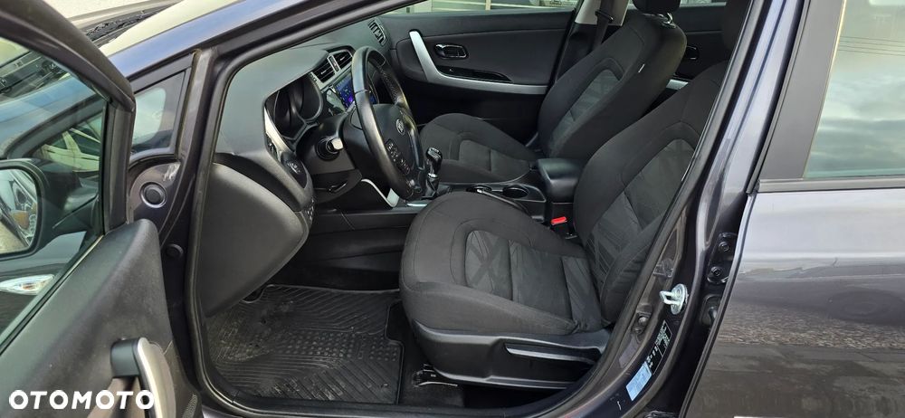 Kia Ceed 1.6 CRDi 128 Dream-Team Edition - 6