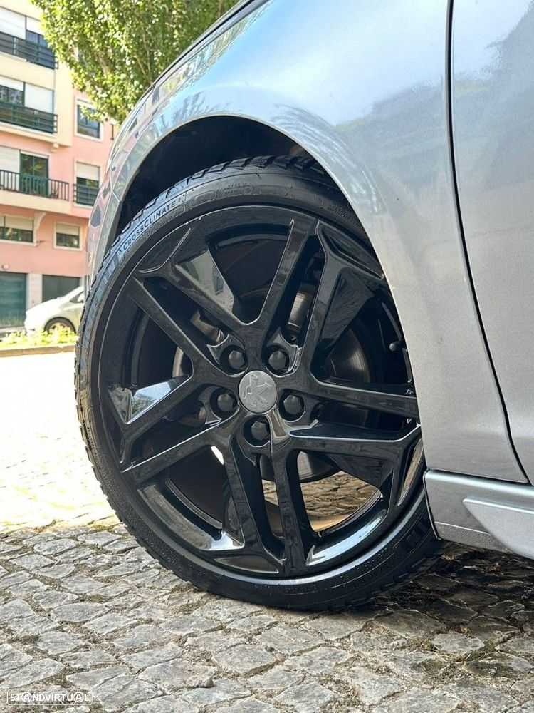 Peugeot 308 1.2 PureTech GT EAT8 - 5
