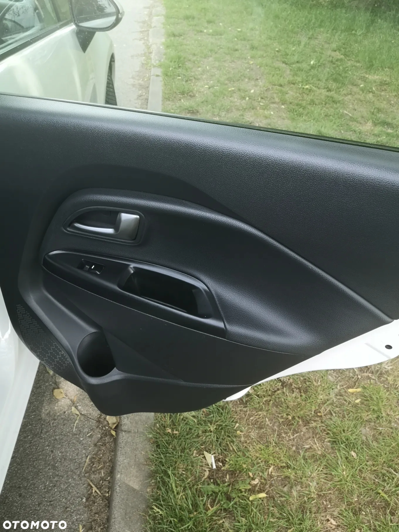 Kia Rio - 32