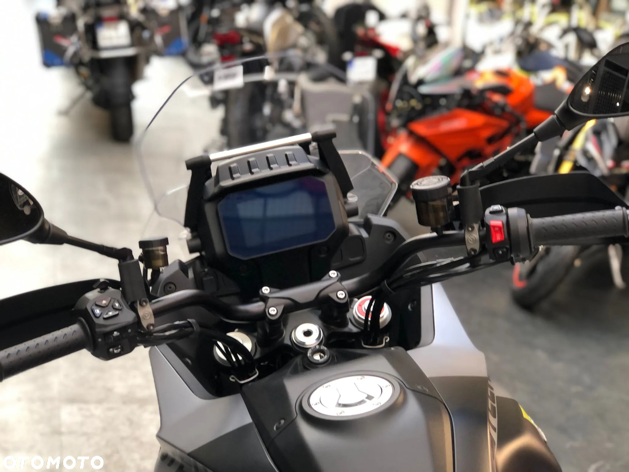 Moto Guzzi Stelvio - 8