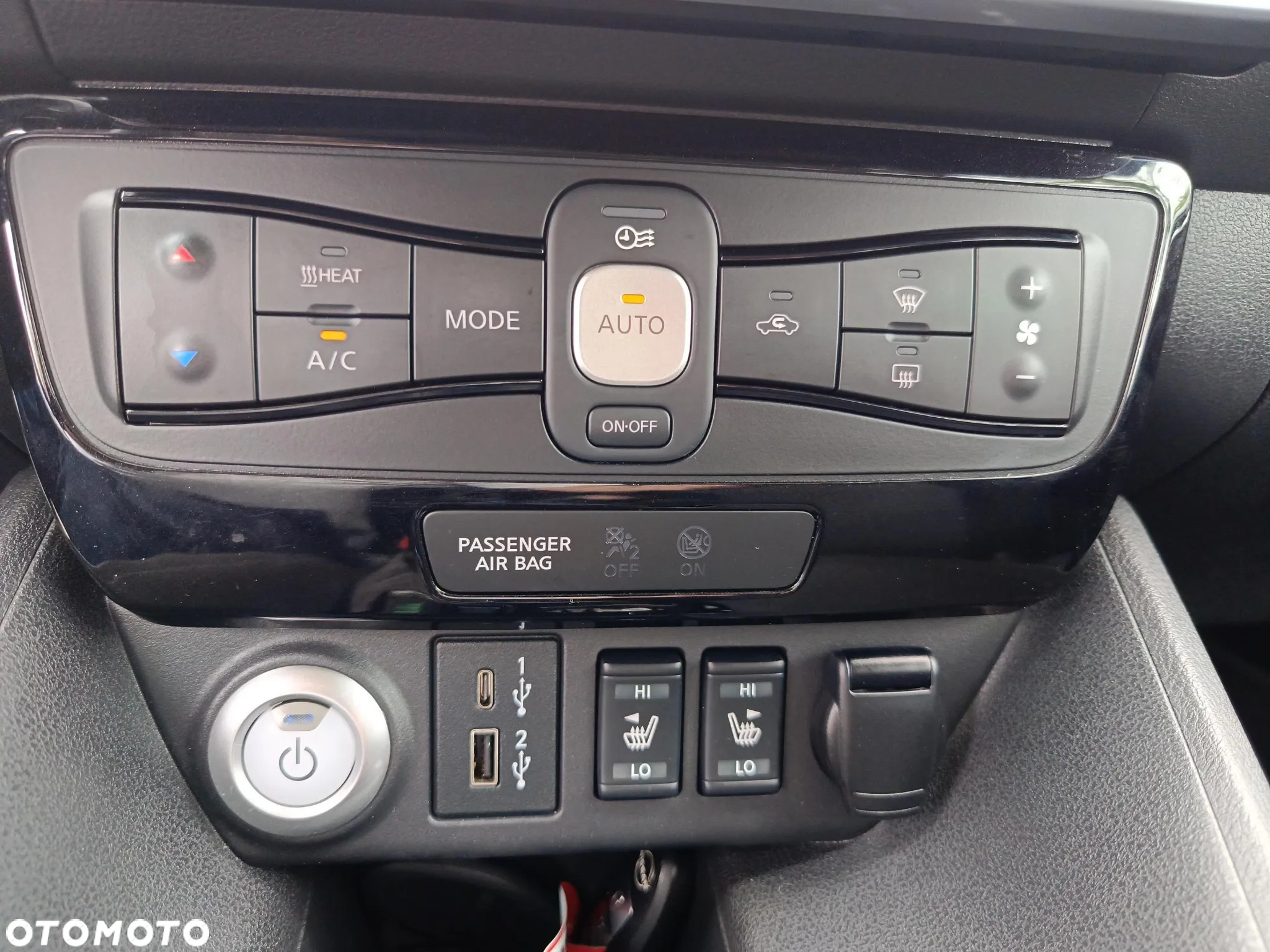 Nissan Leaf - 25
