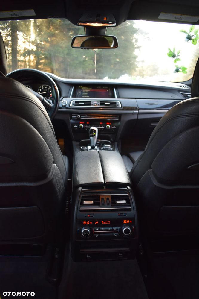 BMW Seria 7 - 11