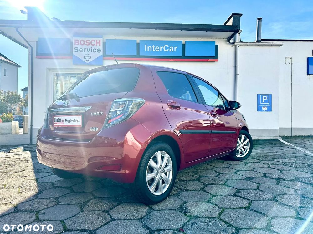 Toyota Yaris - 10