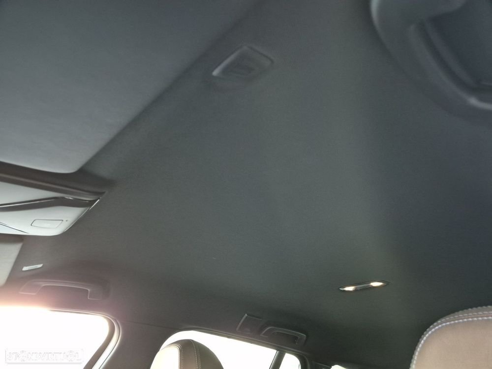 BMW 320 d Pack Desportivo M Auto - 16