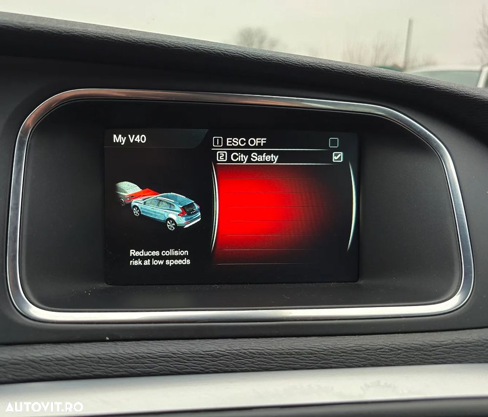 Volvo V40 Cross Country D3 Geartronic Ocean Race - 14