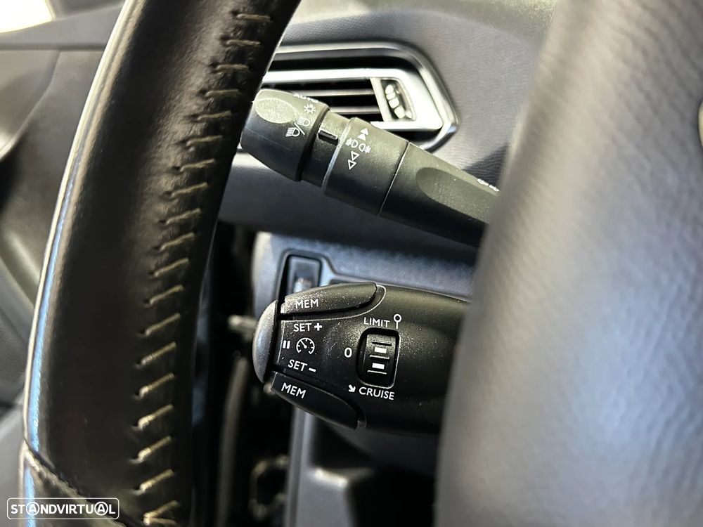Peugeot 308 SW 1.5 BlueHDi Style - 22