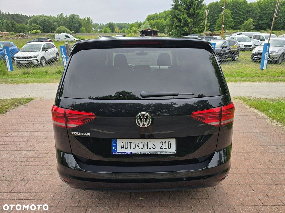 Volkswagen Touran - 8