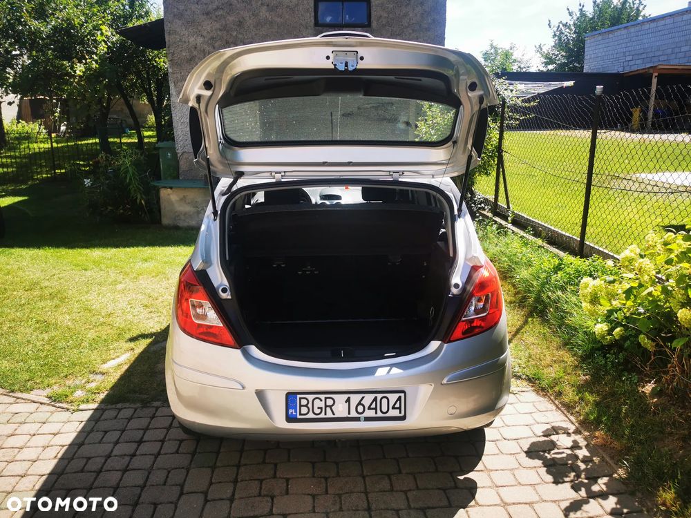 Opel Corsa 1.2 16V Cosmo - 18