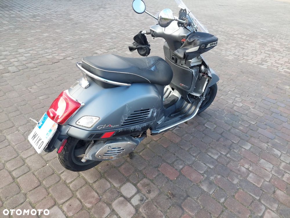 Vespa GTS - 5