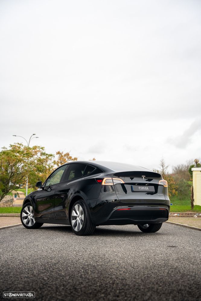 Tesla Model Y Long Range Dual Motor AWD - 41